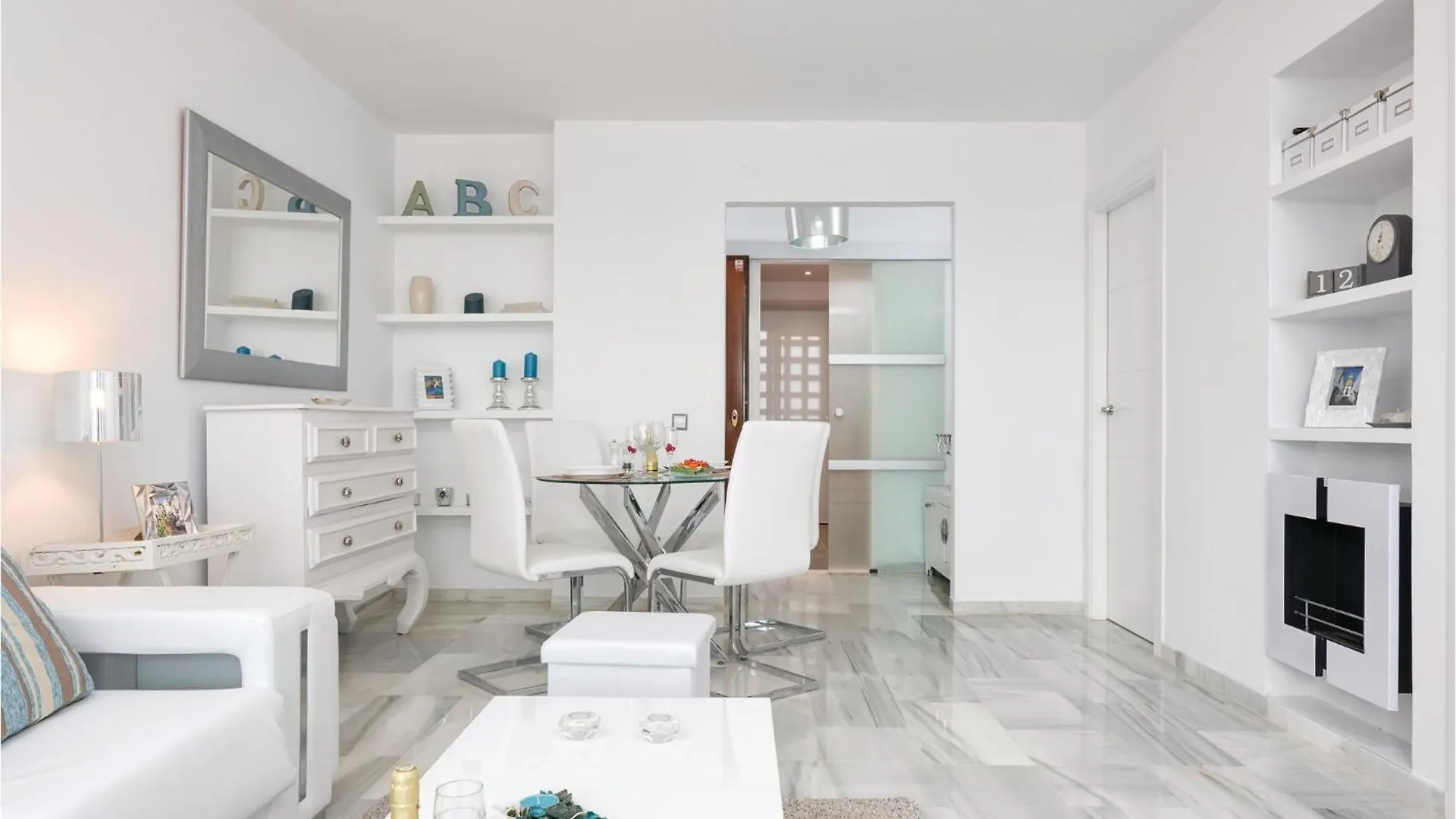 2 Bedroom Lovely Apartment In Mijas Costa Sitio de Calahonda