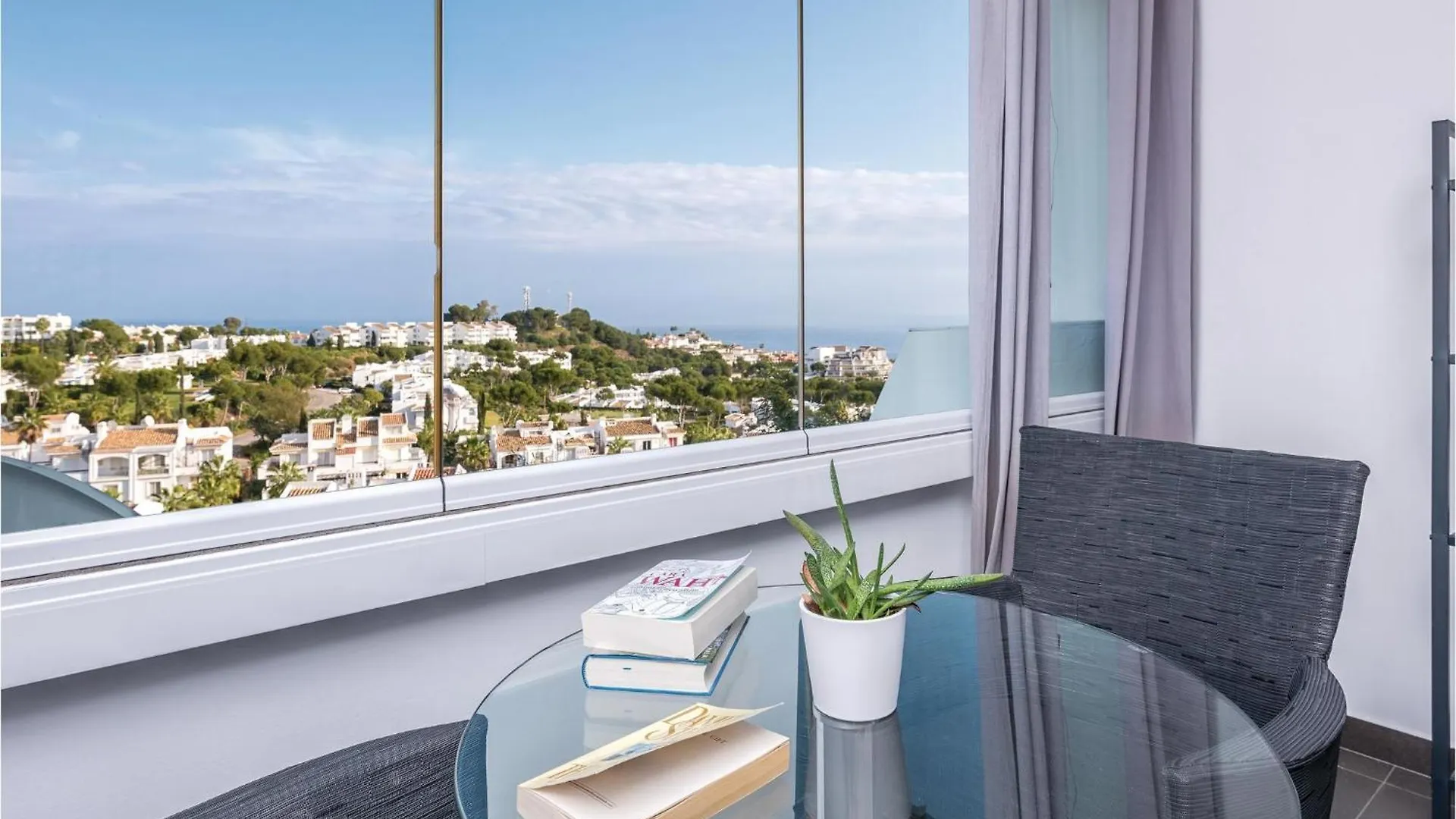 2 Bedroom Lovely Apartment In Mijas Costa Sitio de Calahonda